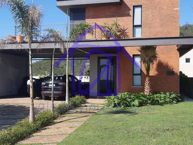 #1523 - Casa para Venda em Santana de Parnaíba - SP