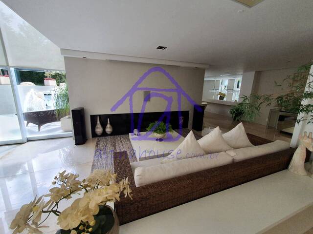 #1688 - Casa para Venda em Barueri - SP