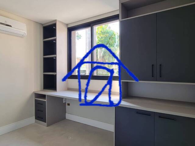 Casa para Venda em Santana de Parnaíba - 4