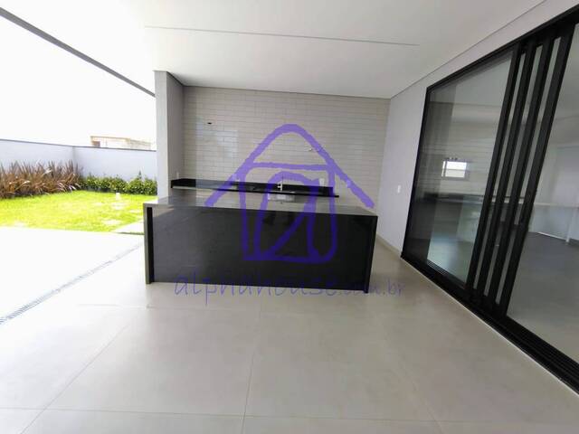 Casa para Venda em Santana de Parnaíba - 5