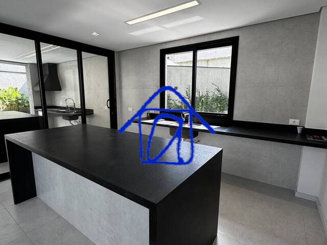 Casa para Venda em Santana de Parnaíba - 5