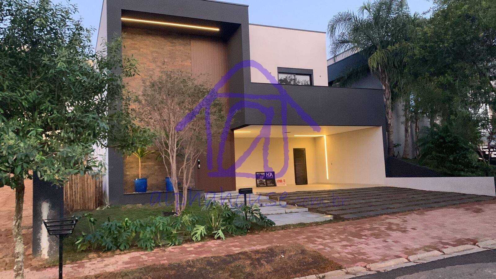 Linda Casa nova em condomínio fechado Alphaville